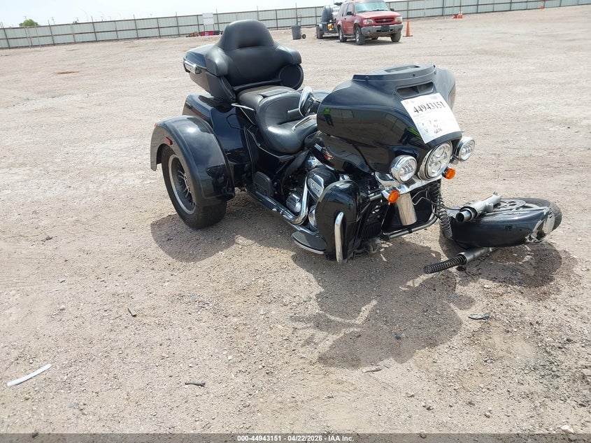 2022 Harley-davidson Tri glide ultra VIN 1HD1MAF16NB856265 IAAI salvage auction — FRONT END, Original (Texas), sold $12,100 on 2026-07-07 (photo 1)