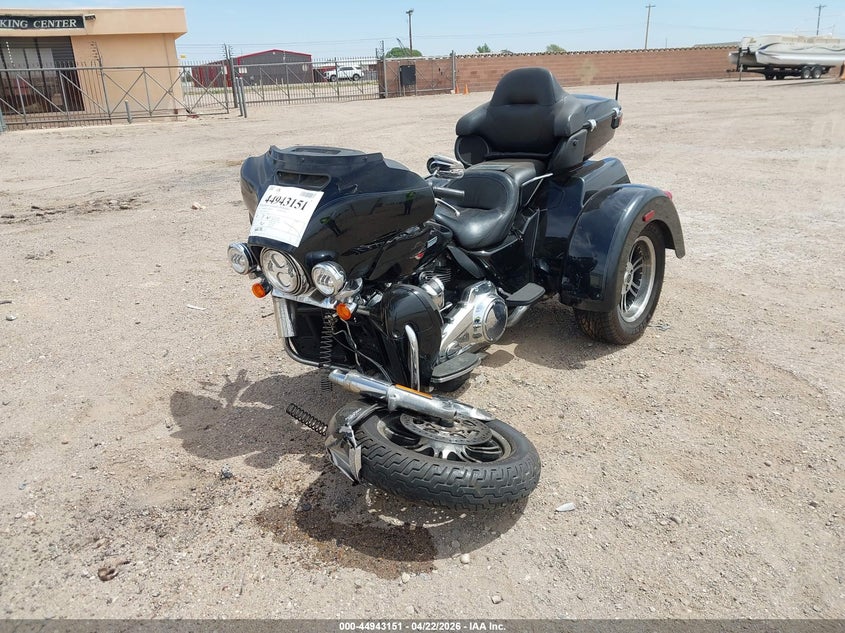 2022 Harley-davidson Tri glide ultra VIN 1HD1MAF16NB856265 IAAI salvage auction — FRONT END, Original (Texas), sold $12,100 on 2026-07-07 (photo 2)