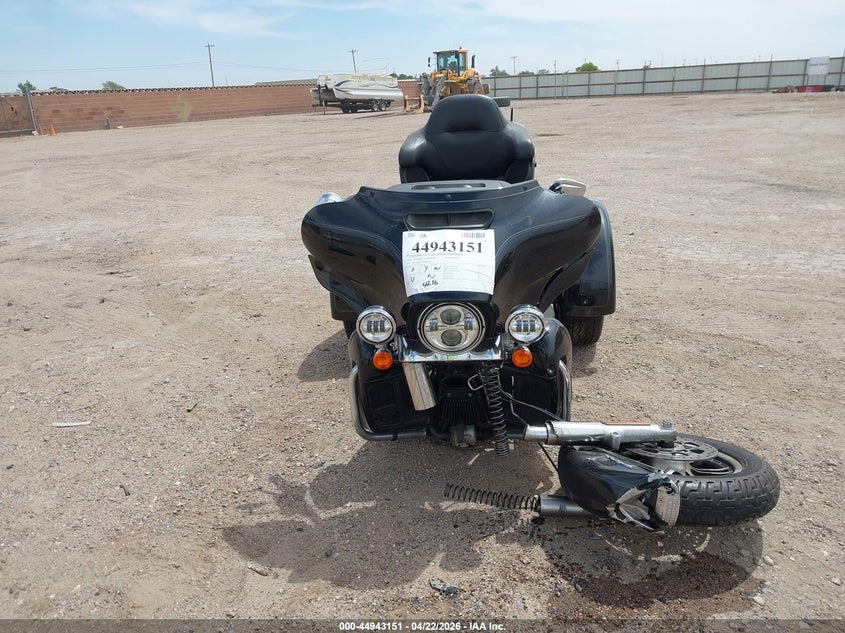 2022 Harley-davidson Tri glide ultra VIN 1HD1MAF16NB856265 IAAI salvage auction — FRONT END, Original (Texas), sold $12,100 on 2026-07-07 (photo 5)