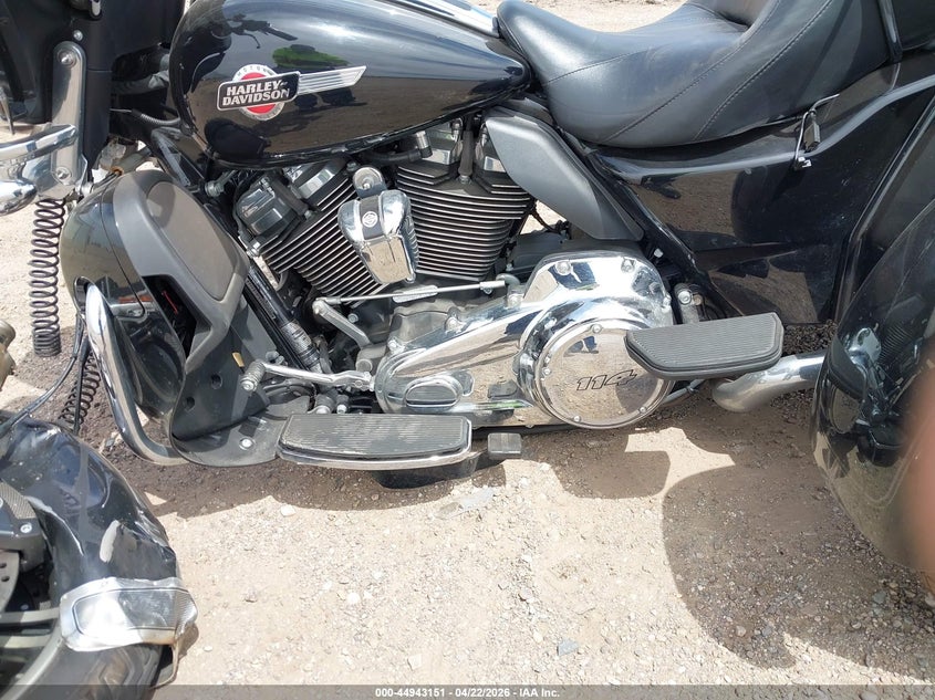 2022 Harley-davidson Tri glide ultra VIN 1HD1MAF16NB856265 IAAI salvage auction — FRONT END, Original (Texas), sold $12,100 on 2026-07-07 (photo 9)