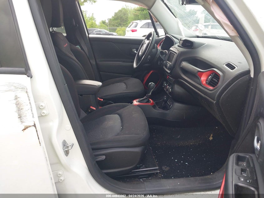 2017 Jeep Renegade VIN ZACCJBCBXHPE41708 IAAI salvage auction — ROLLOVER, Salvage Title, sold $500 on 2026-07-06 (photo 5)