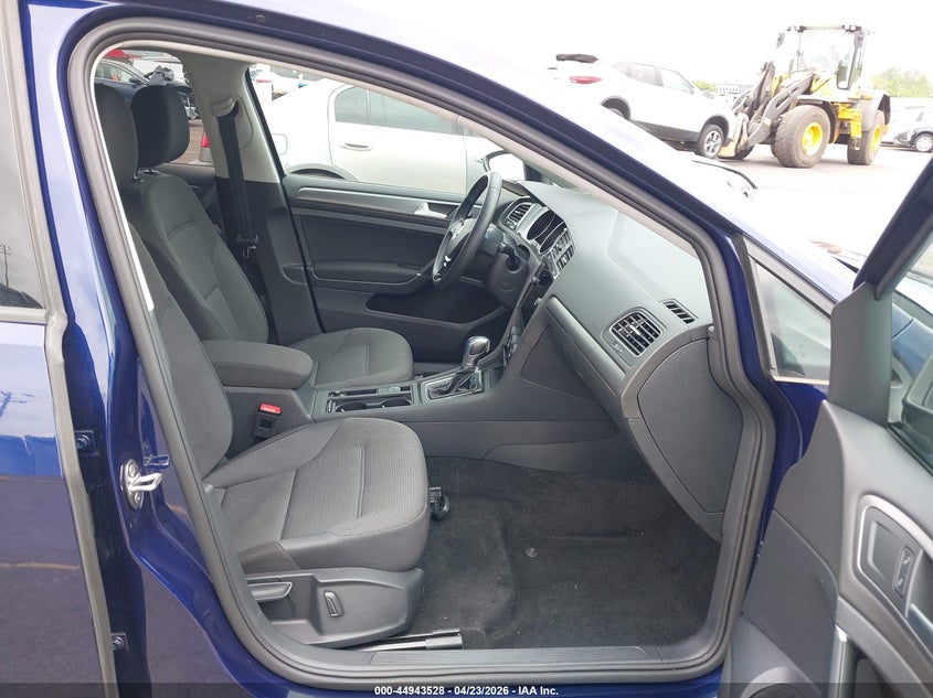 2019 Volkswagen E-golf VIN WVWKR7AU2KW914386 IAAI salvage auction — REAR END, Wait Title, sold $3,950 on 2026-07-16 (photo 5)