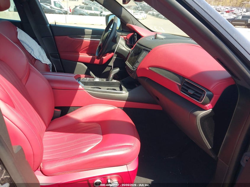 2022 Maserati Levante VIN ZN661XUA0NX396365 IAAI salvage auction — LEFT SIDE, Mv-907A (New York), sold $16,500 on 2026-07-21 (photo 5)