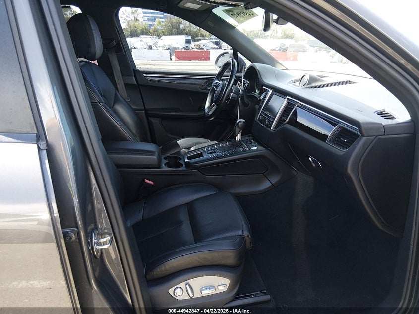 2015 Porsche Macan VIN WP1AB2A58FLB52392 IAAI salvage auction — Normal Wear, Clear - Dealer Only (California), sold $5,000 on 2026-06-11 (photo 5)