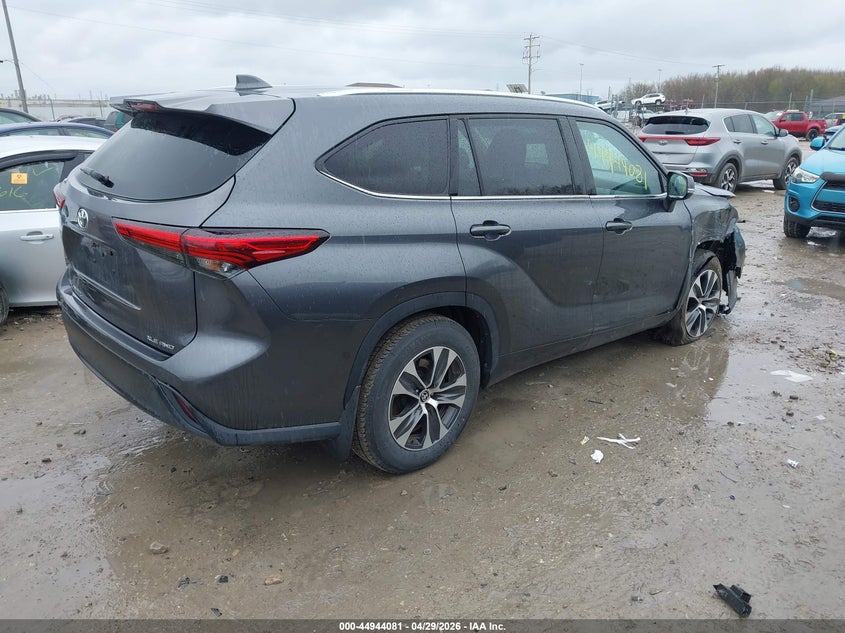 2020 Toyota Highlander VIN 5TDGZRBH6LS509300 IAAI salvage auction — RIGHT FRONT, Clear (Michigan), sold $13,200 on 2026-07-16 (photo 4)