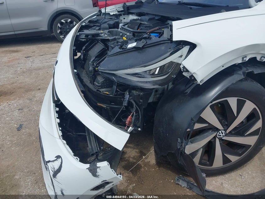 2024 Volkswagen Id.4 VIN 1V2BMPE8XRC001297 IAAI salvage auction — FRONT END, Salvage Title, sold $6,400 on 2026-07-10 (photo 6)