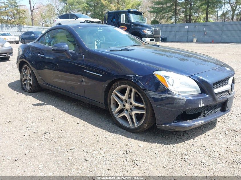 2015 Mercedes-benz Slk-klasse VIN WDDPK4HA3FF102983 IAAI salvage auction — RIGHT SIDE, Salvage Title, sold $2,425 on 2026-07-22 (photo 1)