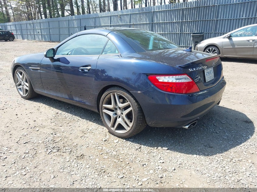 2015 Mercedes-benz Slk-klasse VIN WDDPK4HA3FF102983 IAAI salvage auction — RIGHT SIDE, Salvage Title, sold $2,425 on 2026-07-22 (photo 3)