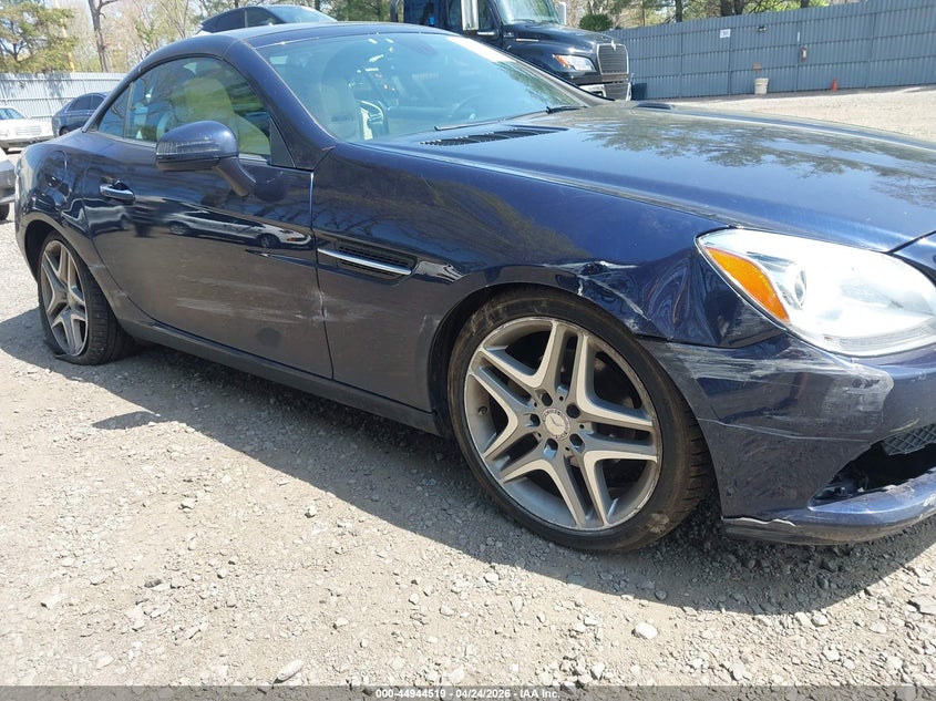 2015 Mercedes-benz Slk-klasse VIN WDDPK4HA3FF102983 IAAI salvage auction — RIGHT SIDE, Salvage Title, sold $2,425 on 2026-07-22 (photo 6)