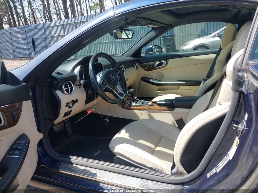2015 Mercedes-benz Slk-klasse VIN WDDPK4HA3FF102983 IAAI salvage auction — RIGHT SIDE, Salvage Title, sold $2,425 on 2026-07-22 (photo 8)