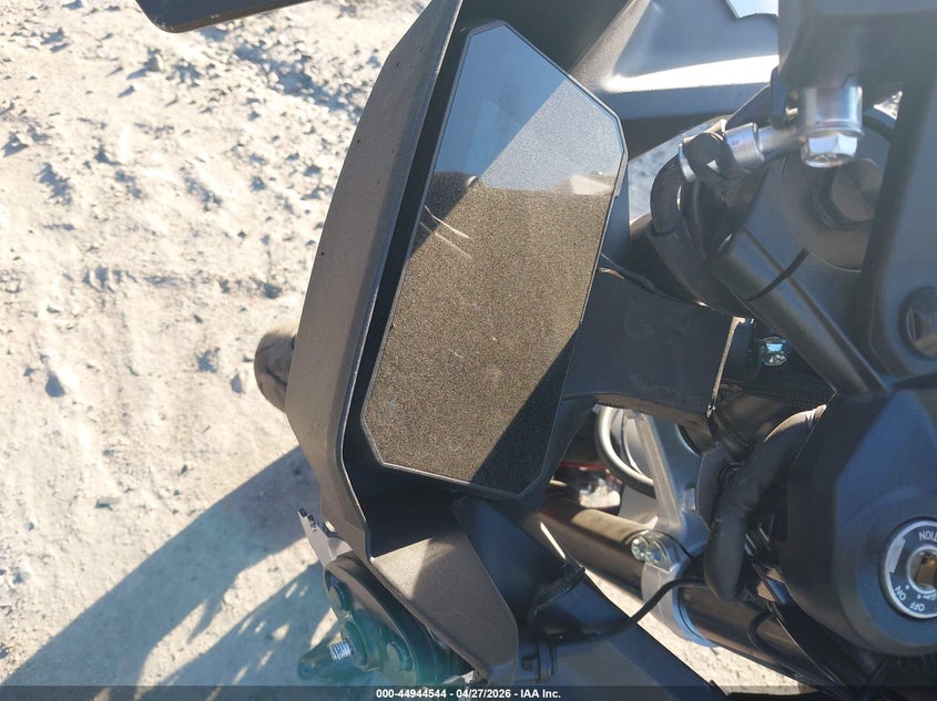 2024 Suzuki Gsx VIN JS1EM13B7R7103959 IAAI salvage auction — ALL OVER, Salvage (Massachusetts), sold $75 on 2026-07-28 (photo 7)