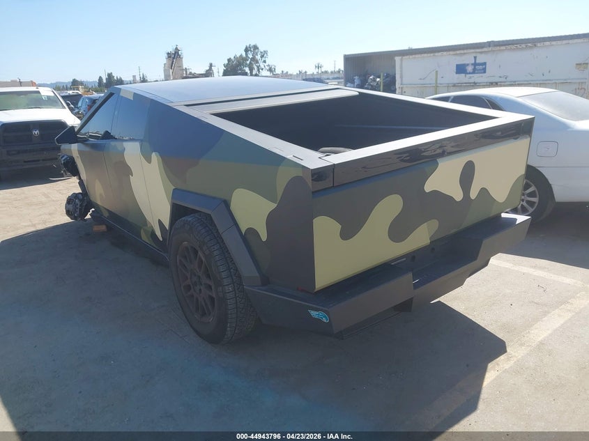 2024 Tesla Cybertruck VIN 7G2CEHED1RA051234 IAAI salvage auction — LEFT FRONT, Salvage (California), sold $32,150 on 2026-07-08 (photo 3)
