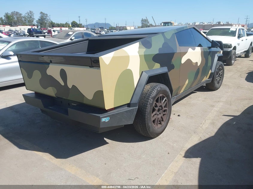 2024 Tesla Cybertruck VIN 7G2CEHED1RA051234 IAAI salvage auction — LEFT FRONT, Salvage (California), sold $32,150 on 2026-07-08 (photo 4)