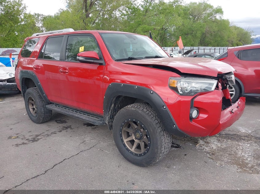 2018 Toyota 4runner VIN JTEBU5JR7J5551257 IAAI salvage auction — FRONT END, Salvage (Utah), sold $6,800 on 2026-07-30 (photo 1)