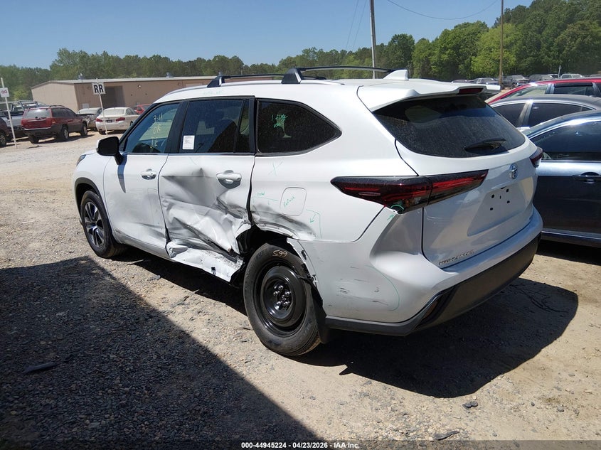 2026 Toyota Highlander VIN 5TDKBRCH3TS702145 IAAI salvage auction — LEFT SIDE, Salvage (North Carolina), sold $27,850 on 2026-07-20 (photo 3)