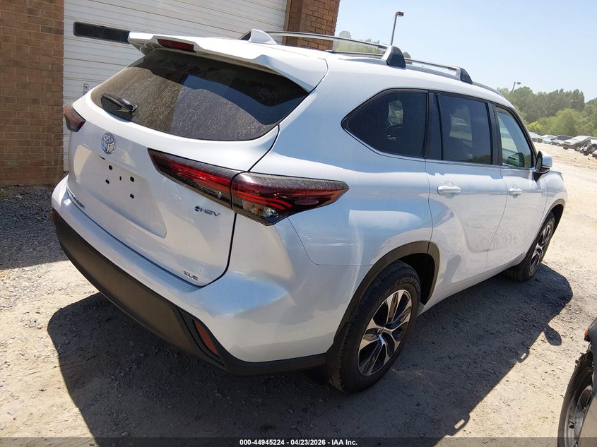 2026 Toyota Highlander VIN 5TDKBRCH3TS702145 IAAI salvage auction — LEFT SIDE, Salvage (North Carolina), sold $27,850 on 2026-07-20 (photo 4)