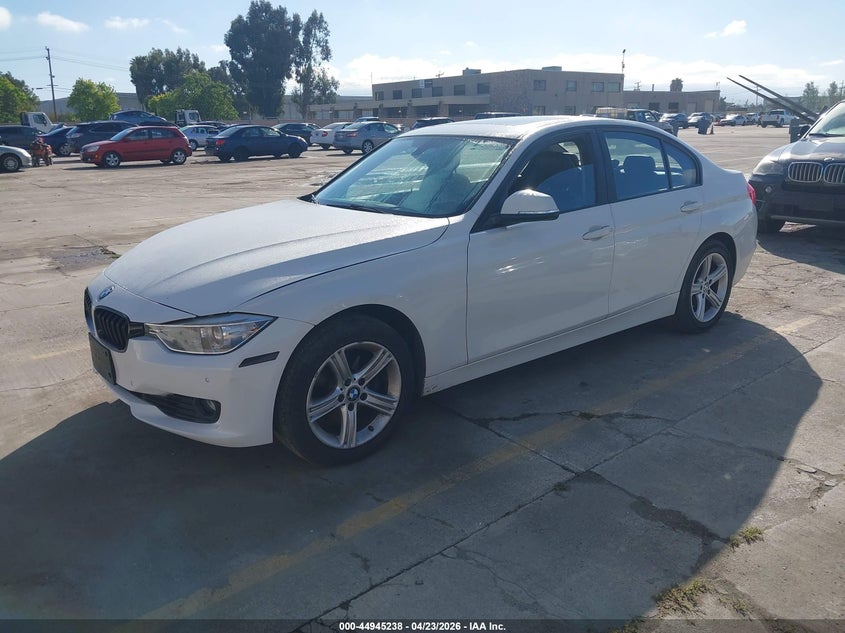 2013 BMW 3er VIN WBA3A5C5XDJ461489 IAAI salvage auction — NORMAL WEAR, Wait Title, sold $1,100 on 2026-07-20 (photo 2)