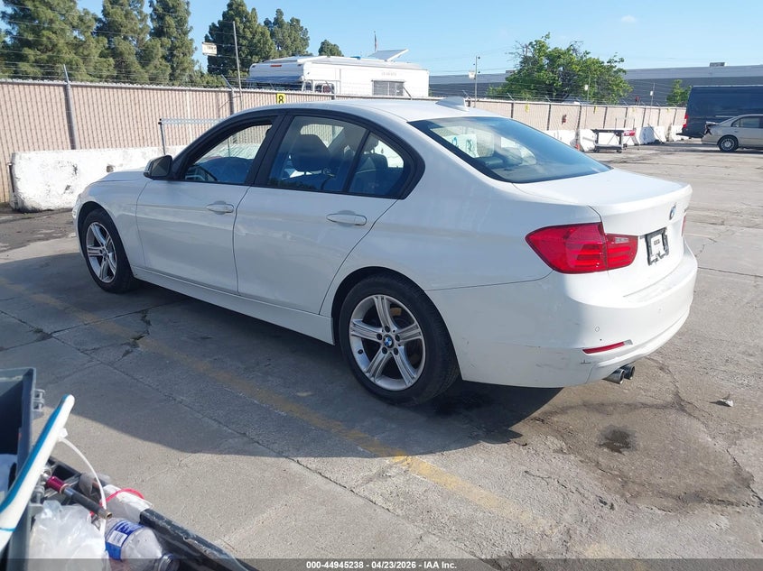 2013 BMW 3er VIN WBA3A5C5XDJ461489 IAAI salvage auction — NORMAL WEAR, Wait Title, sold $1,100 on 2026-07-20 (photo 3)