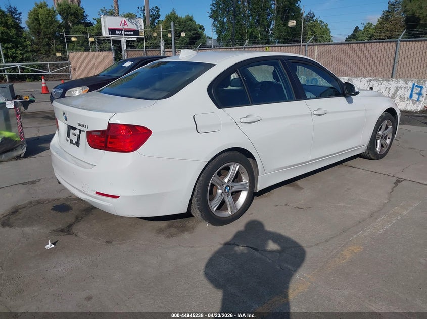 2013 BMW 3er VIN WBA3A5C5XDJ461489 IAAI salvage auction — NORMAL WEAR, Wait Title, sold $1,100 on 2026-07-20 (photo 4)