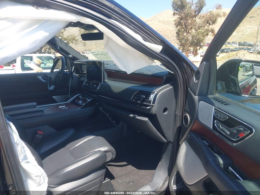 2023 Lincoln Navigator VIN 5LMJJ3LG8PEL00662 IAAI salvage auction — RIGHT SIDE, Salvage (California), sold $13,900 on 2026-07-20 (photo 5)