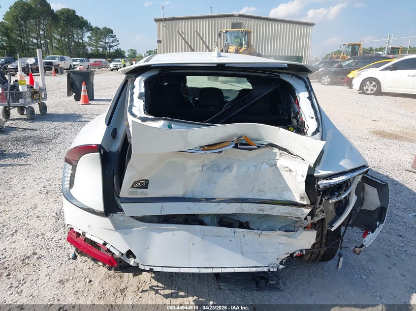 2024 Kia Ev6 VIN KNDC4DLC8R5210716 IAAI salvage auction — REAR END, Wait Title, sold $10,550 on 2026-07-16 (photo 6)