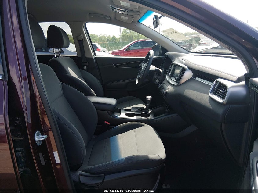 2019 Kia Sorento VIN 5XYPG4A35KG510643 IAAI salvage auction — RIGHT SIDE, Salvage Title, sold $2,450 on 2026-07-24 (photo 5)