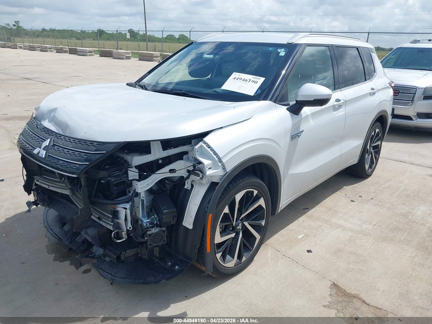 2024 Mitsubishi Outlander VIN JA4T5WA97RZ044370 IAAI salvage auction — FRONT END, Salvage Title, sold $14,950 on 2026-07-10 (photo 2)