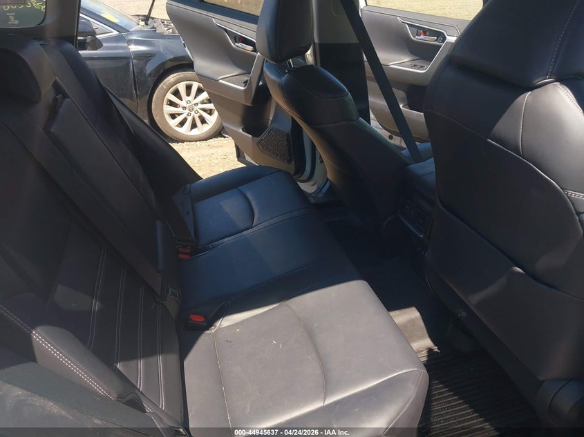 2019 Toyota Rav 4 VIN JTMN1RFV9KJ021193 IAAI salvage auction — FRONT END, Salvage Title, sold $5,600 on 2026-07-25 (photo 8)