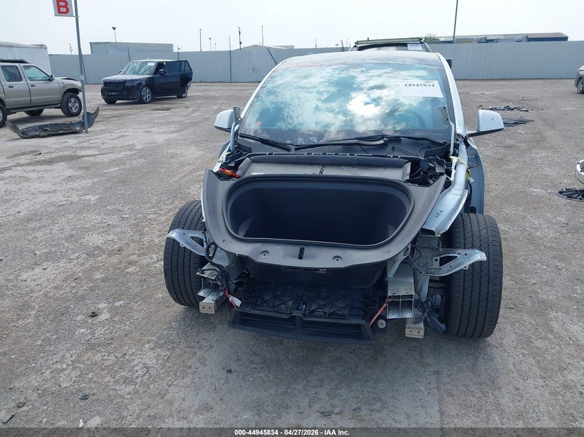 2022 Tesla Model y VIN 7SAYGAEE6NF388775 IAAI salvage auction — FRONT END, Salvage Title, sold $10,200 on 2026-07-16 (photo 6)