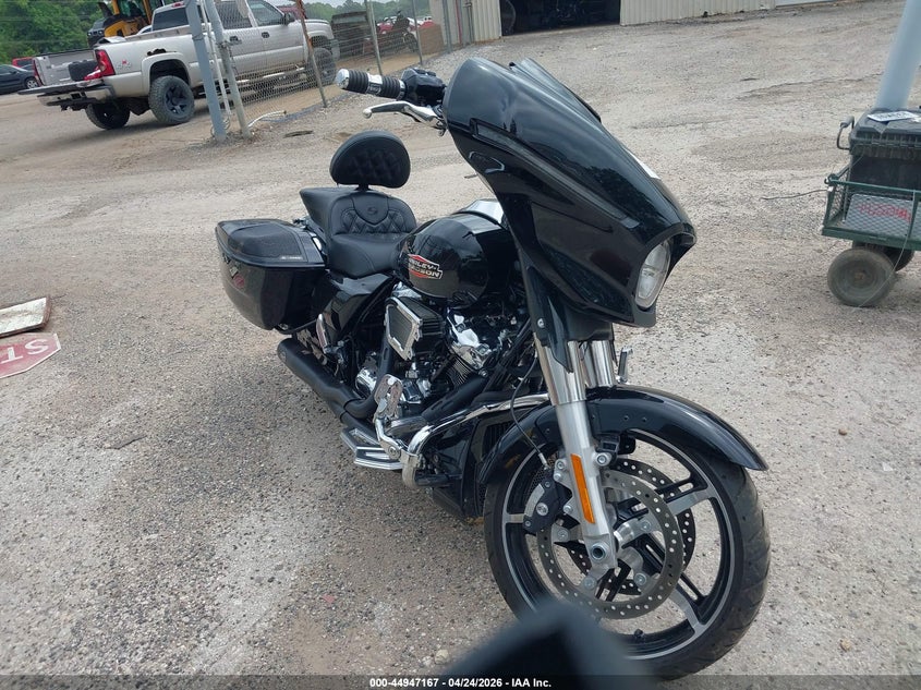 2024 Harley-davidson Street glide VIN 1HD1KB717RB643826 IAAI salvage auction — LEFT FRONT, Salvage Title, sold $15,700 on 2026-07-08 (photo 1)