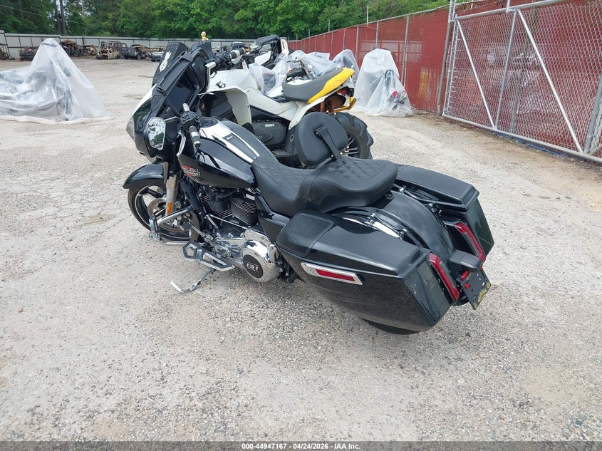 2024 Harley-davidson Street glide VIN 1HD1KB717RB643826 IAAI salvage auction — LEFT FRONT, Salvage Title, sold $15,700 on 2026-07-08 (photo 3)