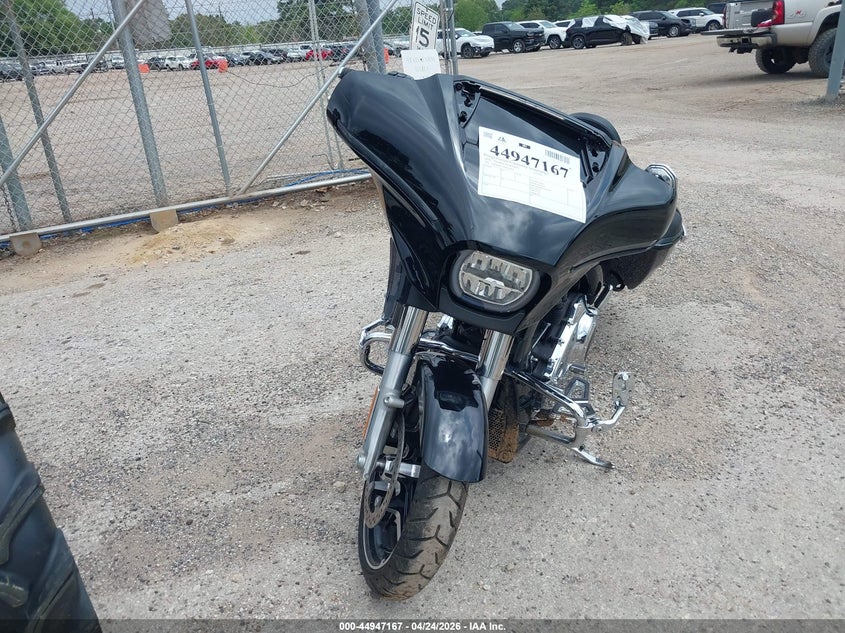 2024 Harley-davidson Street glide VIN 1HD1KB717RB643826 IAAI salvage auction — LEFT FRONT, Salvage Title, sold $15,700 on 2026-07-08 (photo 5)