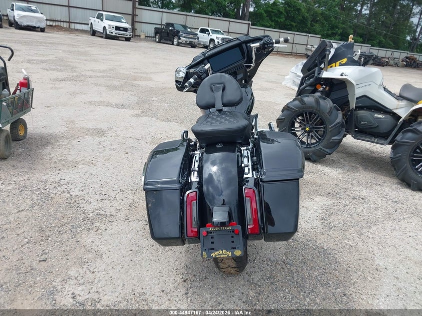 2024 Harley-davidson Street glide VIN 1HD1KB717RB643826 IAAI salvage auction — LEFT FRONT, Salvage Title, sold $15,700 on 2026-07-08 (photo 6)