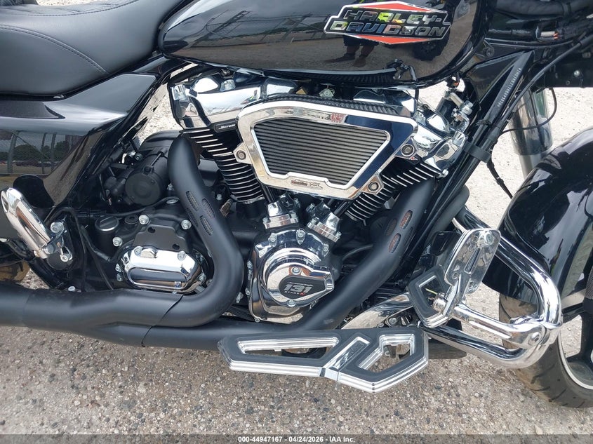 2024 Harley-davidson Street glide VIN 1HD1KB717RB643826 IAAI salvage auction — LEFT FRONT, Salvage Title, sold $15,700 on 2026-07-08 (photo 8)