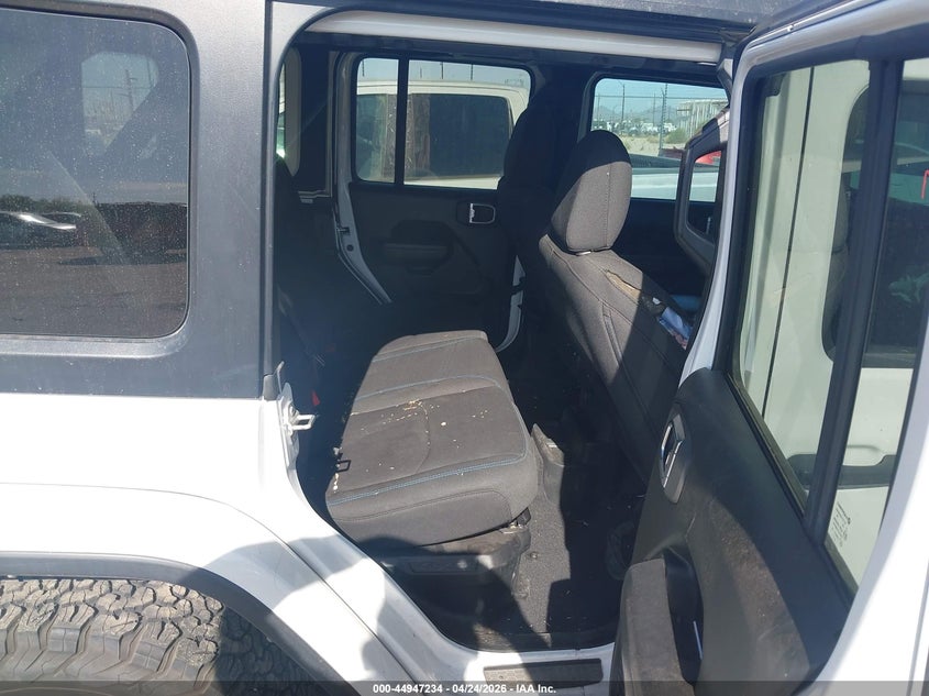 2023 Jeep Grand wagoneer VIN 1C4JJXR60PW584523 IAAI salvage auction — RIGHT FRONT, Salvage Title, sold $7,400 on 2026-08-01 (photo 8)