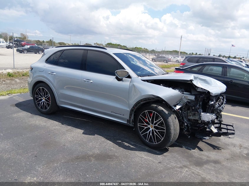 2024 Porsche Cayenne VIN WP1AL2AY5RDA35472 IAAI salvage auction — FRONT END, Rebuildable (Florida), sold $25 on 2026-07-30 (photo 1)