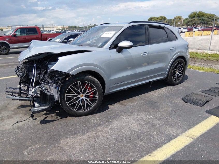 2024 Porsche Cayenne VIN WP1AL2AY5RDA35472 IAAI salvage auction — FRONT END, Rebuildable (Florida), sold $25 on 2026-07-30 (photo 2)