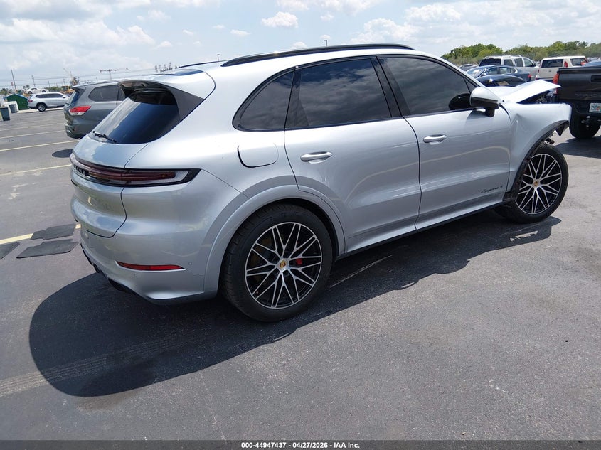 2024 Porsche Cayenne VIN WP1AL2AY5RDA35472 IAAI salvage auction — FRONT END, Rebuildable (Florida), sold $25 on 2026-07-30 (photo 4)