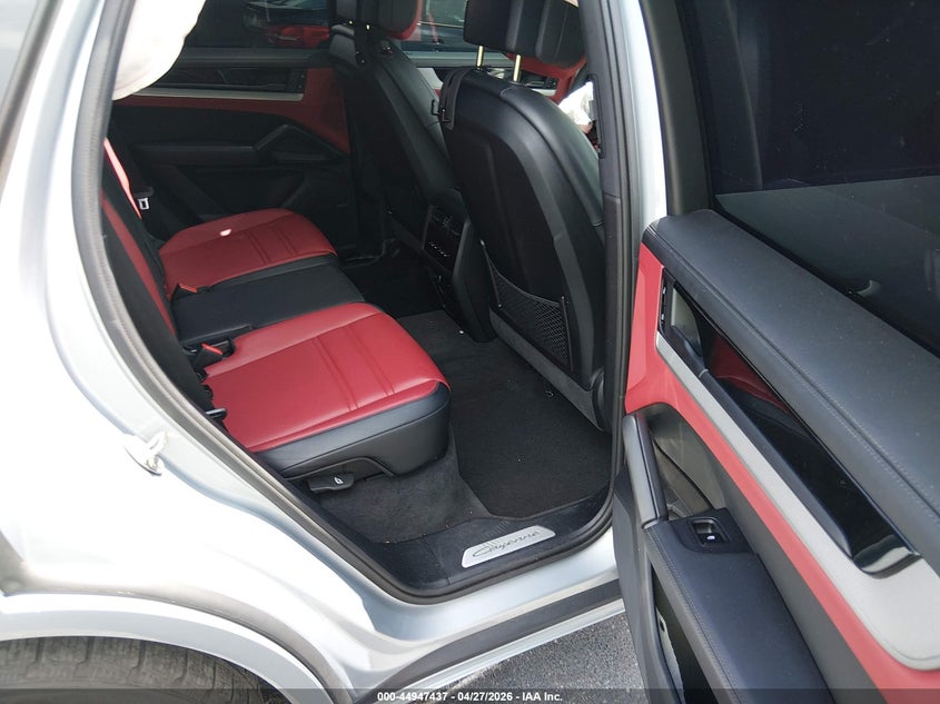 2024 Porsche Cayenne VIN WP1AL2AY5RDA35472 IAAI salvage auction — FRONT END, Rebuildable (Florida), sold $25 on 2026-07-30 (photo 8)