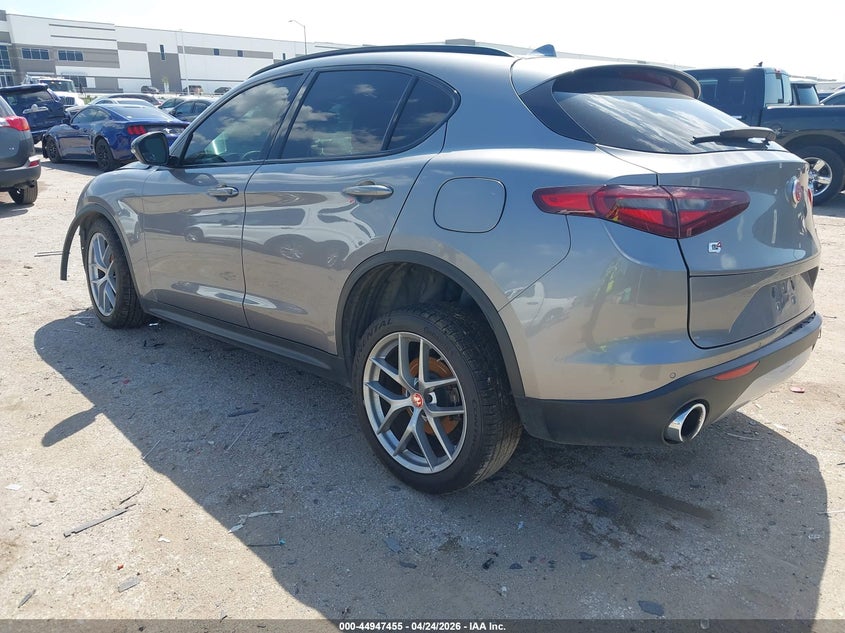 2018 Alfa romeo Stelvio VIN ZASFAKNN1J7B63005 IAAI salvage auction — RIGHT FRONT, Salvage (Texas), sold $950 on 2026-07-28 (photo 3)