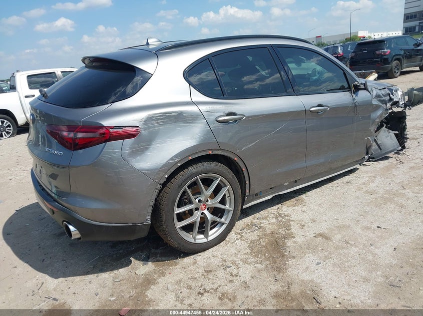2018 Alfa romeo Stelvio VIN ZASFAKNN1J7B63005 IAAI salvage auction — RIGHT FRONT, Salvage (Texas), sold $950 on 2026-07-28 (photo 4)