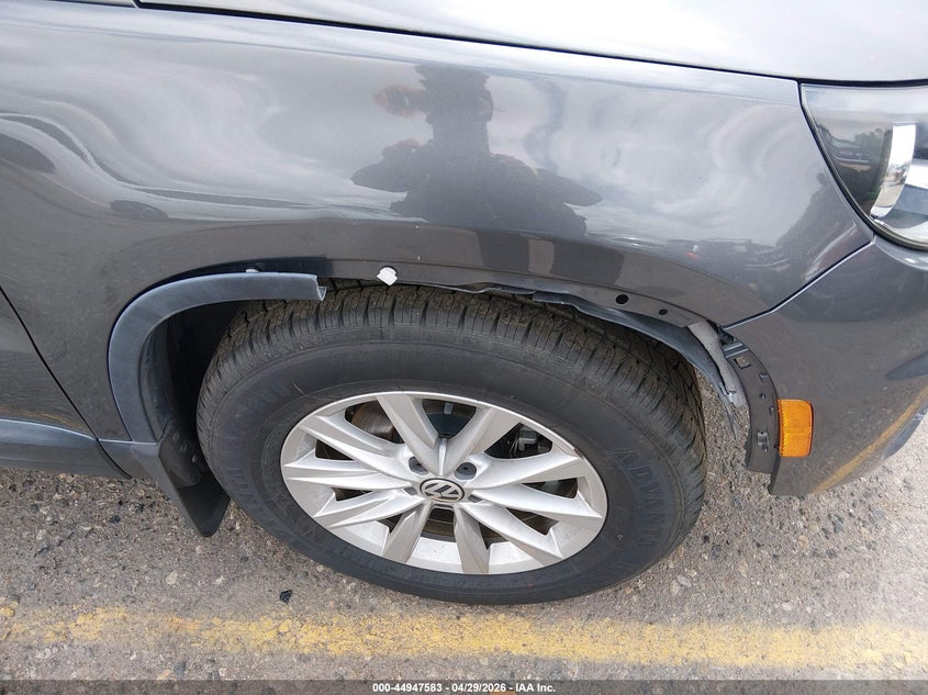 2018 Volkswagen Tiguan VIN WVGAV7AX9JK001627 IAAI salvage auction — UNDERCARRIAGE, Salvage (Colorado), sold $850 on 2026-07-21 (photo 6)