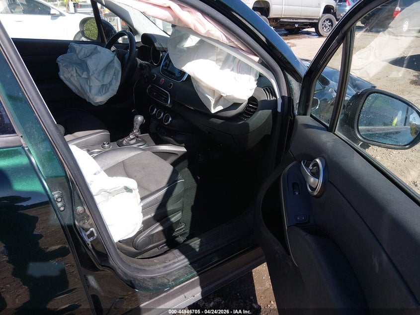 2016 Fiat 500x VIN ZFBCFYCT0GP330362 IAAI salvage auction — RIGHT FRONT, Salvage Title, sold $300 on 2026-08-17 (photo 5)