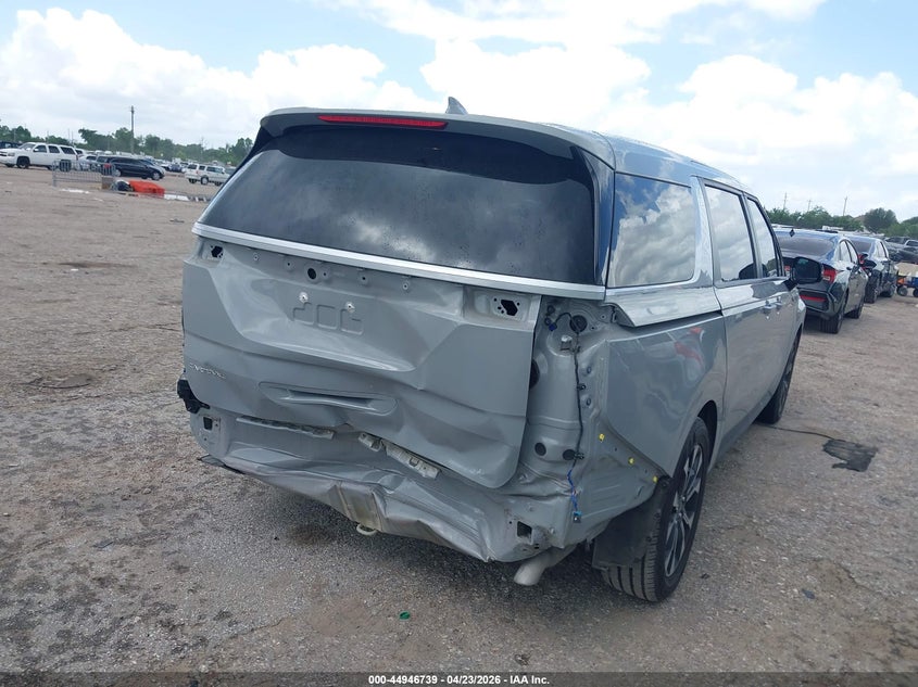 2024 Kia Carnival VIN KNDNC5H3XR6443792 IAAI salvage auction — REAR END, Salvage Title, sold $9,900 on 2026-07-22 (photo 4)
