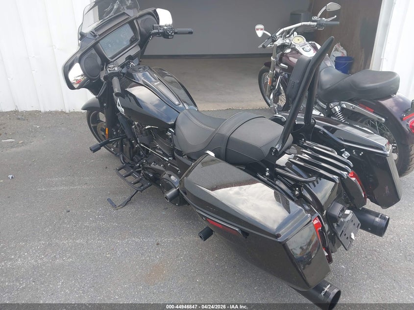2024 Harley-davidson Street glide VIN 1HD1KB713RB634606 IAAI salvage auction — REAR END, Salvage Title, sold $13,000 on 2026-08-08 (photo 3)
