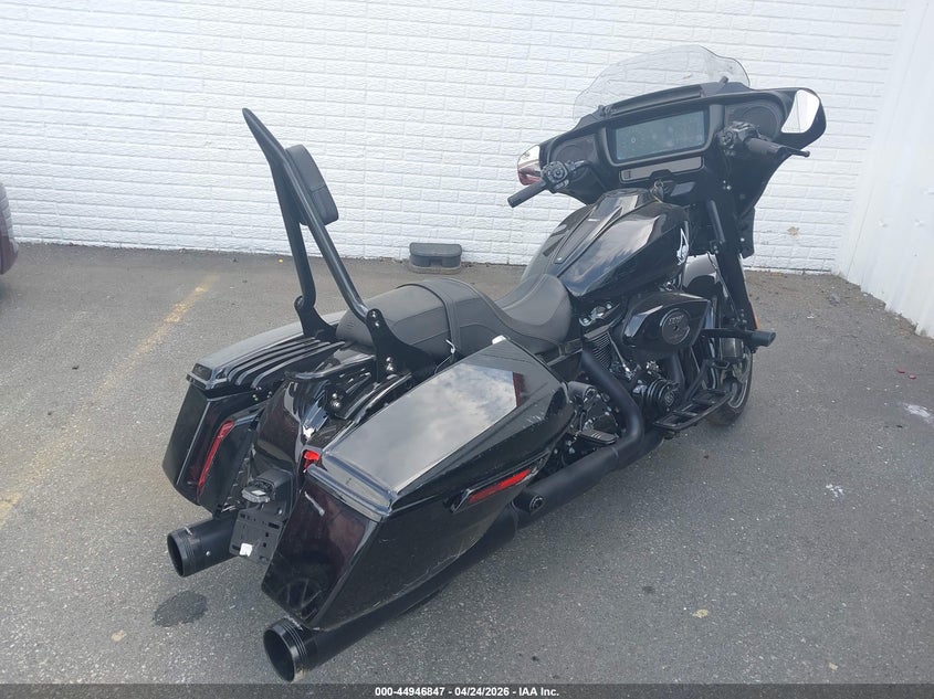2024 Harley-davidson Street glide VIN 1HD1KB713RB634606 IAAI salvage auction — REAR END, Salvage Title, sold $13,000 on 2026-08-08 (photo 4)