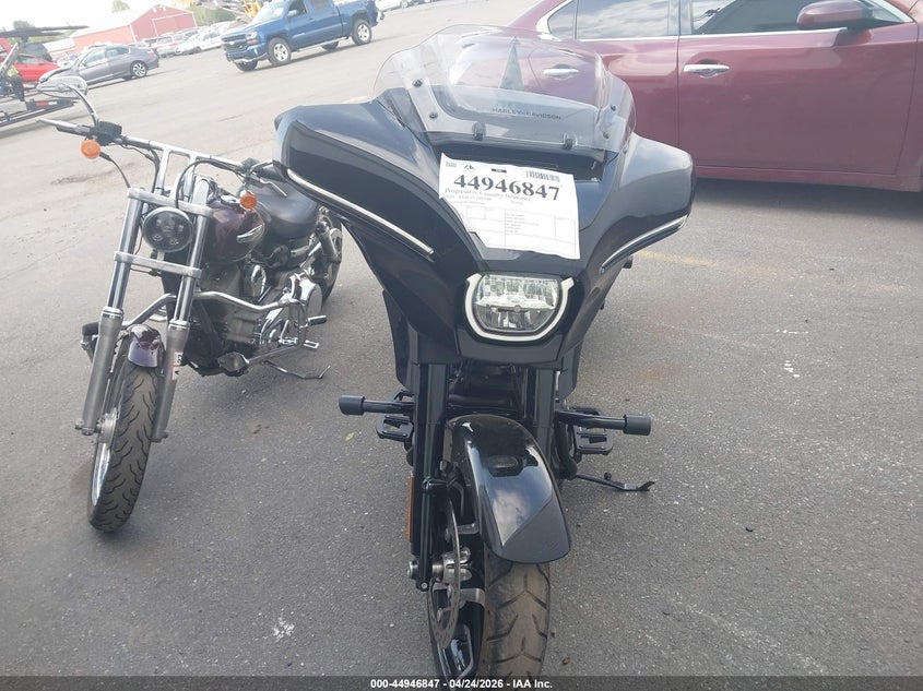 2024 Harley-davidson Street glide VIN 1HD1KB713RB634606 IAAI salvage auction — REAR END, Salvage Title, sold $13,000 on 2026-08-08 (photo 5)