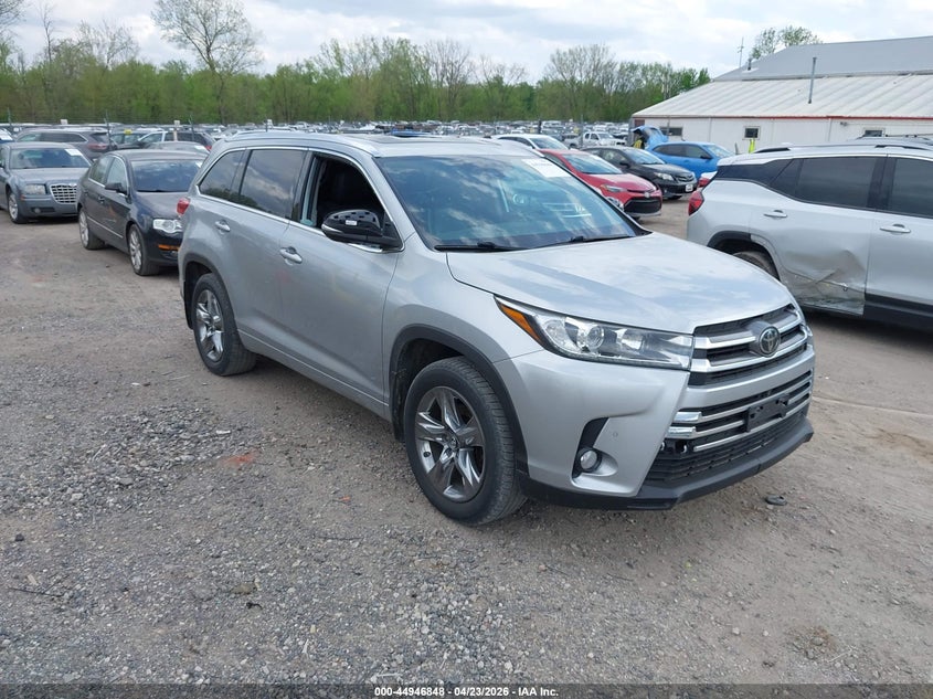 2018 Toyota Highlander VIN 5TDDZRFH0JS876865 IAAI salvage auction — HAIL, Salvage (Iowa), sold $11,800 on 2026-07-27 (photo 1)