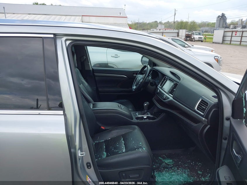2018 Toyota Highlander VIN 5TDDZRFH0JS876865 IAAI salvage auction — HAIL, Salvage (Iowa), sold $11,800 on 2026-07-27 (photo 5)