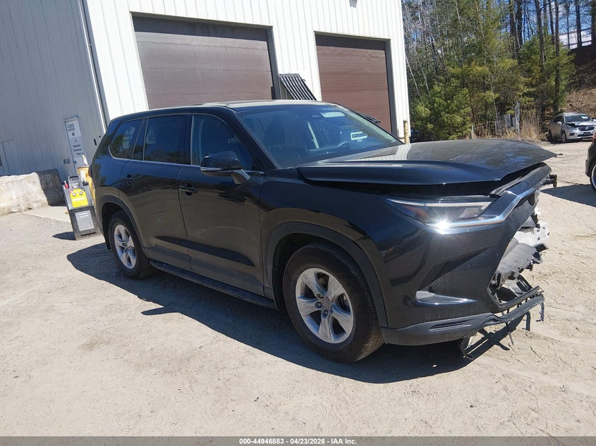 2025 Toyota Highlander VIN 5TDAAAB5XSS091729 IAAI salvage auction — FRONT END, Salvage (South Carolina), sold $22,350 on 2026-07-06 (photo 1)